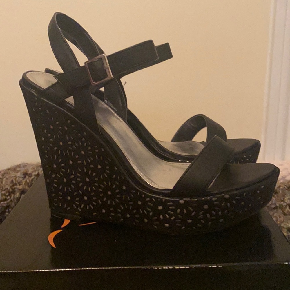 Black Diba Rosey Wedge Sandal